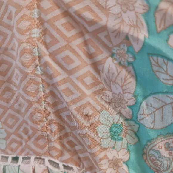 Elegant Floral Mini Dress in Cream and Blue - Picture 6 of 10